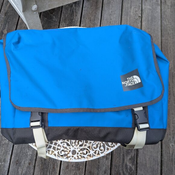 Large North Face Messenger Bag - Picture 1 of 7